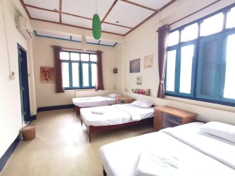 لوانغ برابانغ Viradesa Guesthouse المظهر الخارجي الصورة