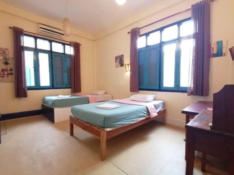 لوانغ برابانغ Viradesa Guesthouse المظهر الخارجي الصورة