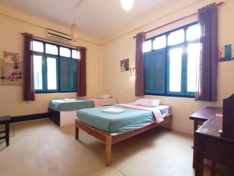 لوانغ برابانغ Viradesa Guesthouse المظهر الخارجي الصورة