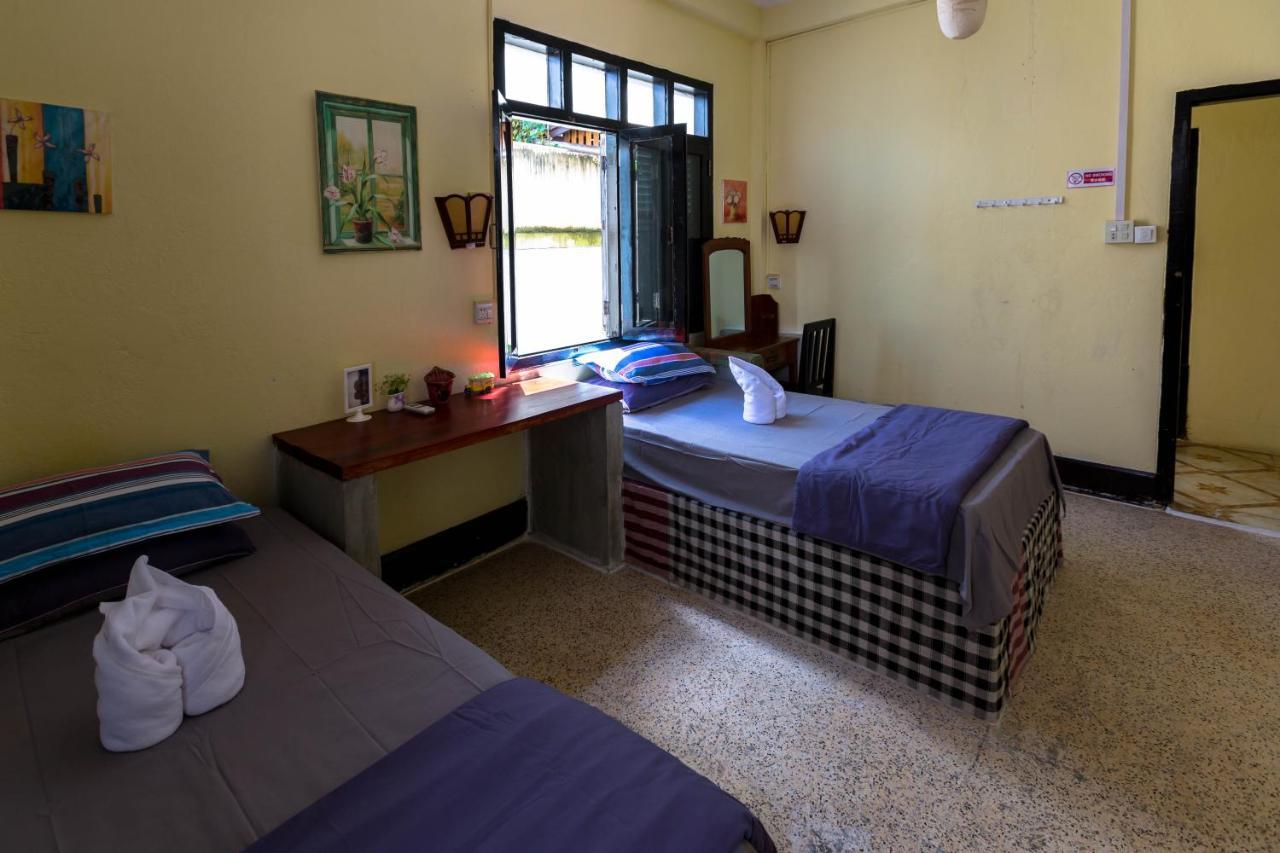 لوانغ برابانغ Viradesa Guesthouse المظهر الخارجي الصورة